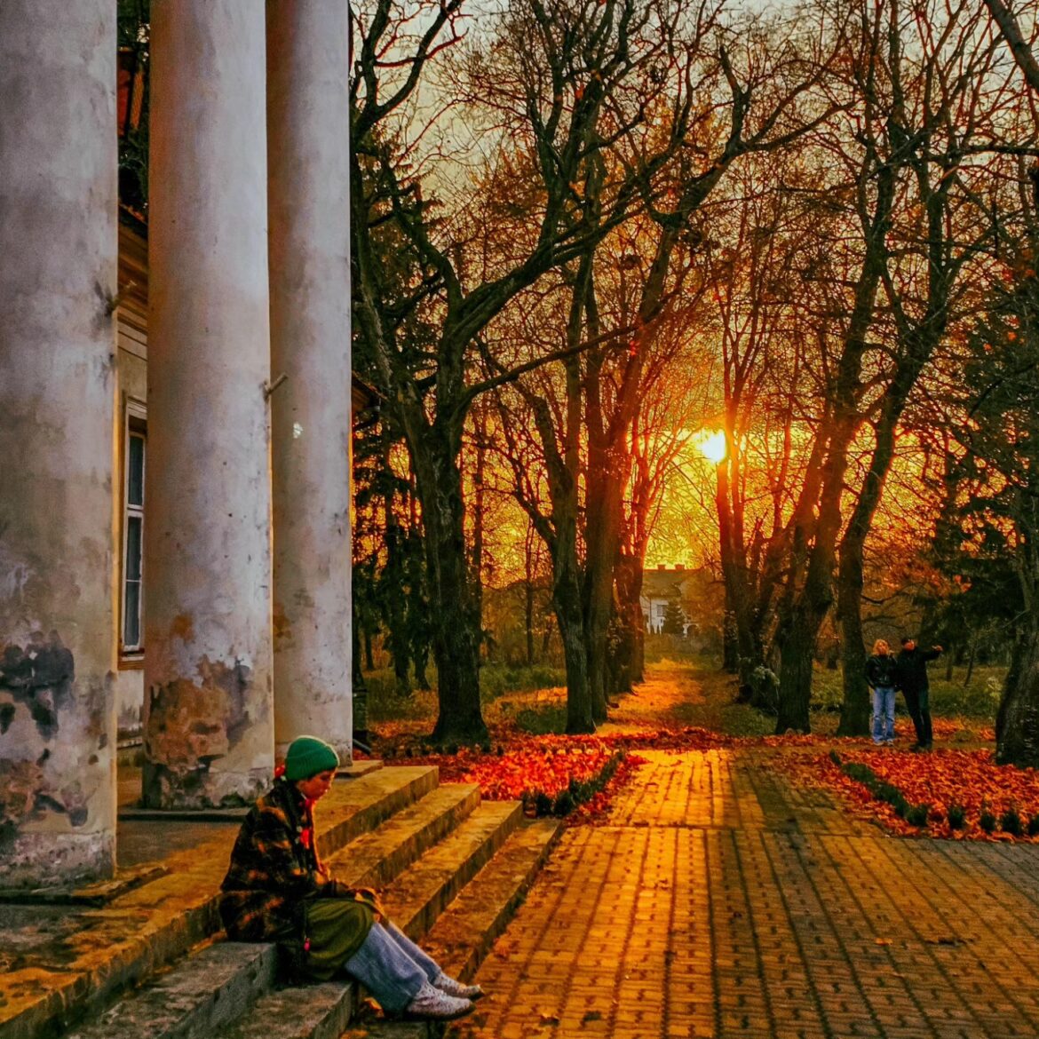 pałac w Dębinkach i muzeum Norwida