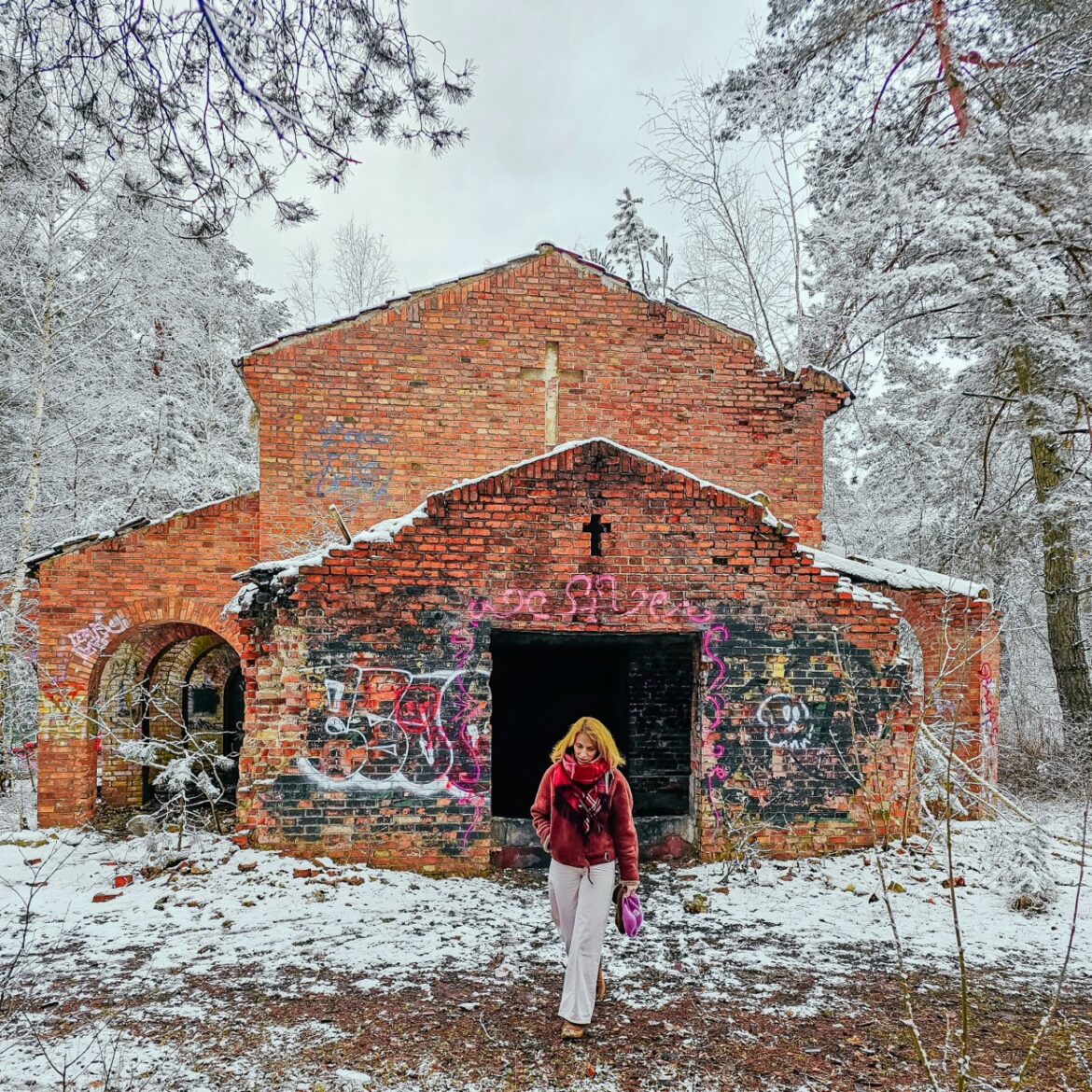 opuszczona kaplica w otwocku