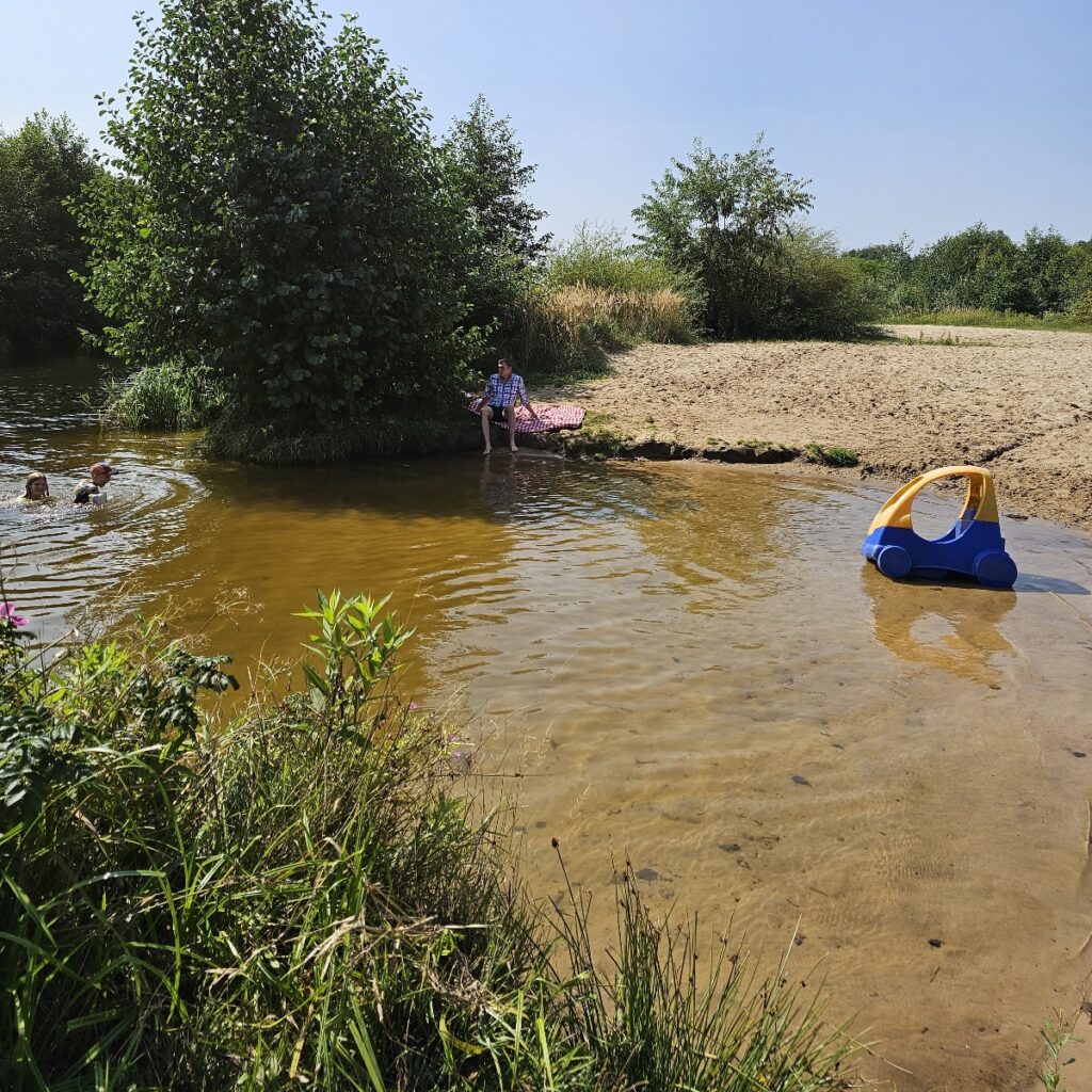 Plaża nad Rządzą w Starych Załubicach